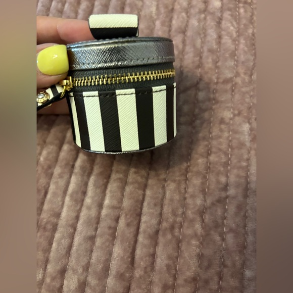 Henri Bendel RARE Striped Ring Box - Picture 5 of 9